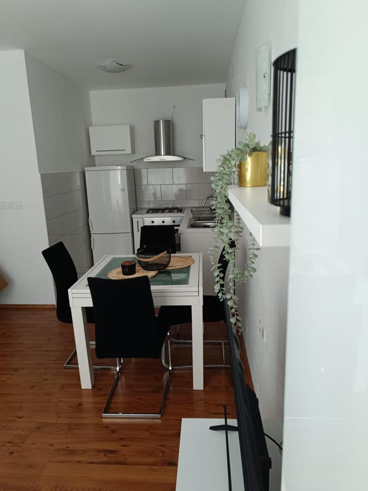 Lino Apartment Ivan Dolac Exterior photo
