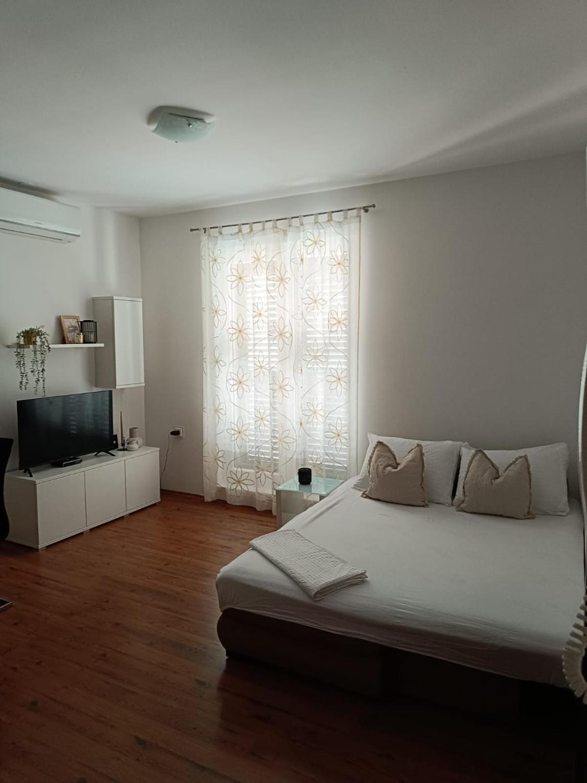 Lino Apartment Ivan Dolac Exterior photo